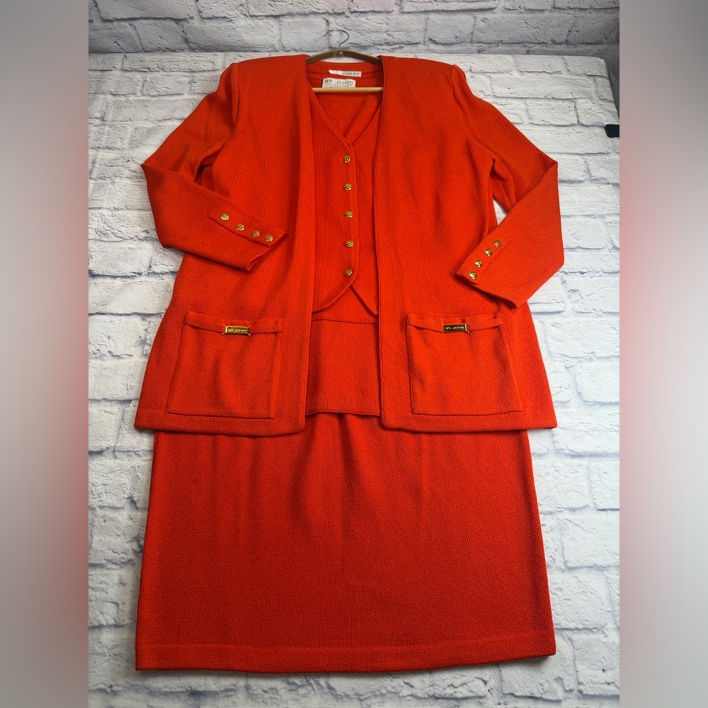 Vintage St. John 3 Piece Knit Suit in “Pumpkin Orange” Size L. Dog Show. Luxury.